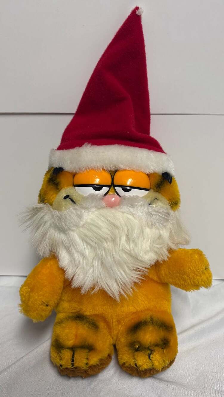 Vintage Dakin Garfield Santa Claus Christmas Stuffed Animal Plush Toy